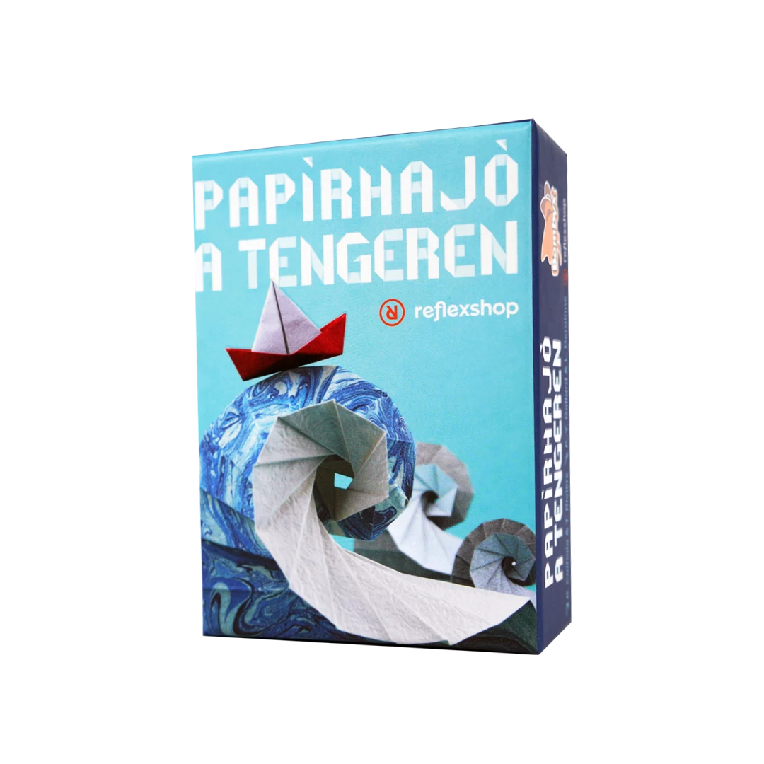 Papírhajó a tengeren